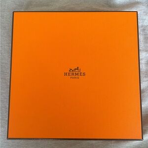 Hermes box 8x8